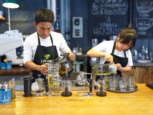 Les bienfaits des jus pour la peau : grenade, carotte et betterave